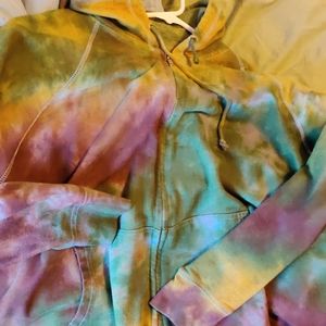 Pre-owned tie-dye Hoodie. Excellent condition like new.